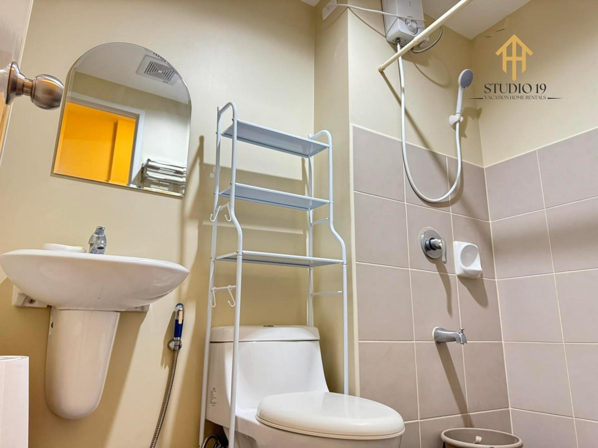 Modern Designed Studio Condo Near Ayala Centrio Cagayan de Oro Buitenkant foto